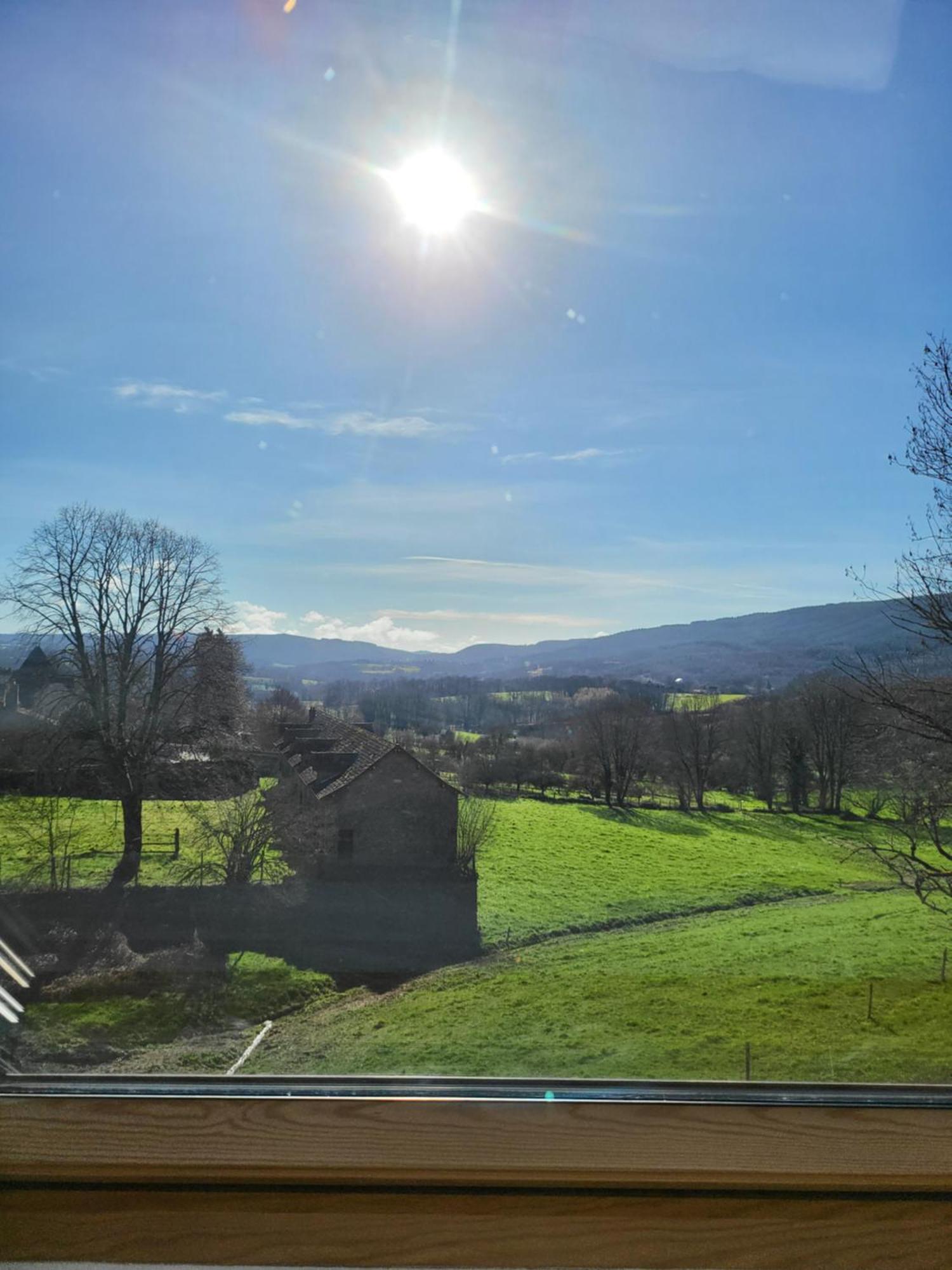 Vue Du Vallon Bersac-sur-Rivalier Exterior photo